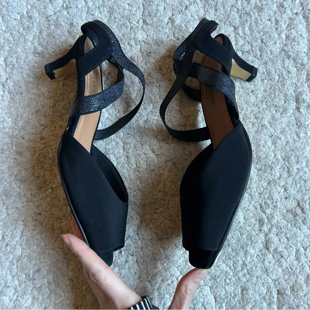 Mark Lemp Classics Elastic Criss Cross Straps Peep Toe Kitten Heel Size 8N